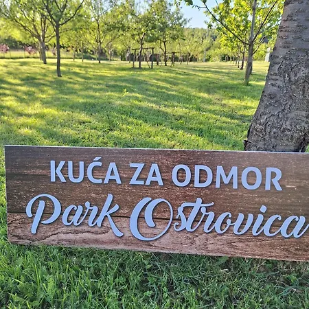 Park Ostrovica 쿨렌 바쿠프